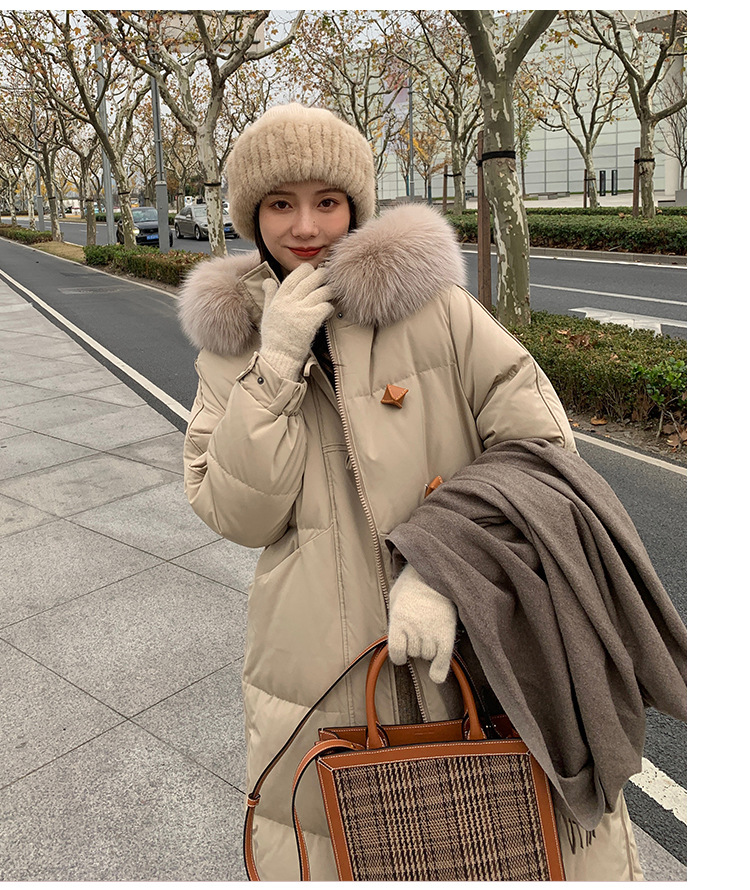 The new mid-length, fashionable, large-collar, loose and thickened white duck down warm jacket for women in winter 2021 is trendy pic 19