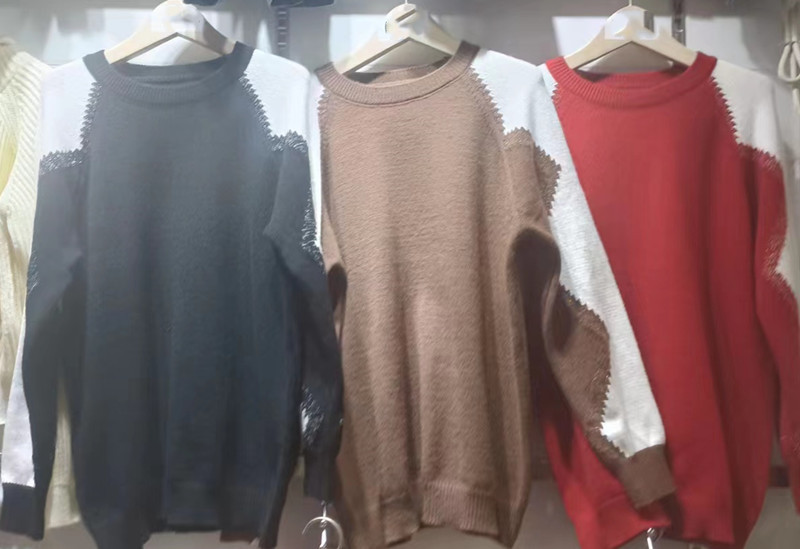 A gentle, soft and laid-back loose sweater for women in the Korean style for autumn and winter, with a unique design sense and contrasting colors pic 5