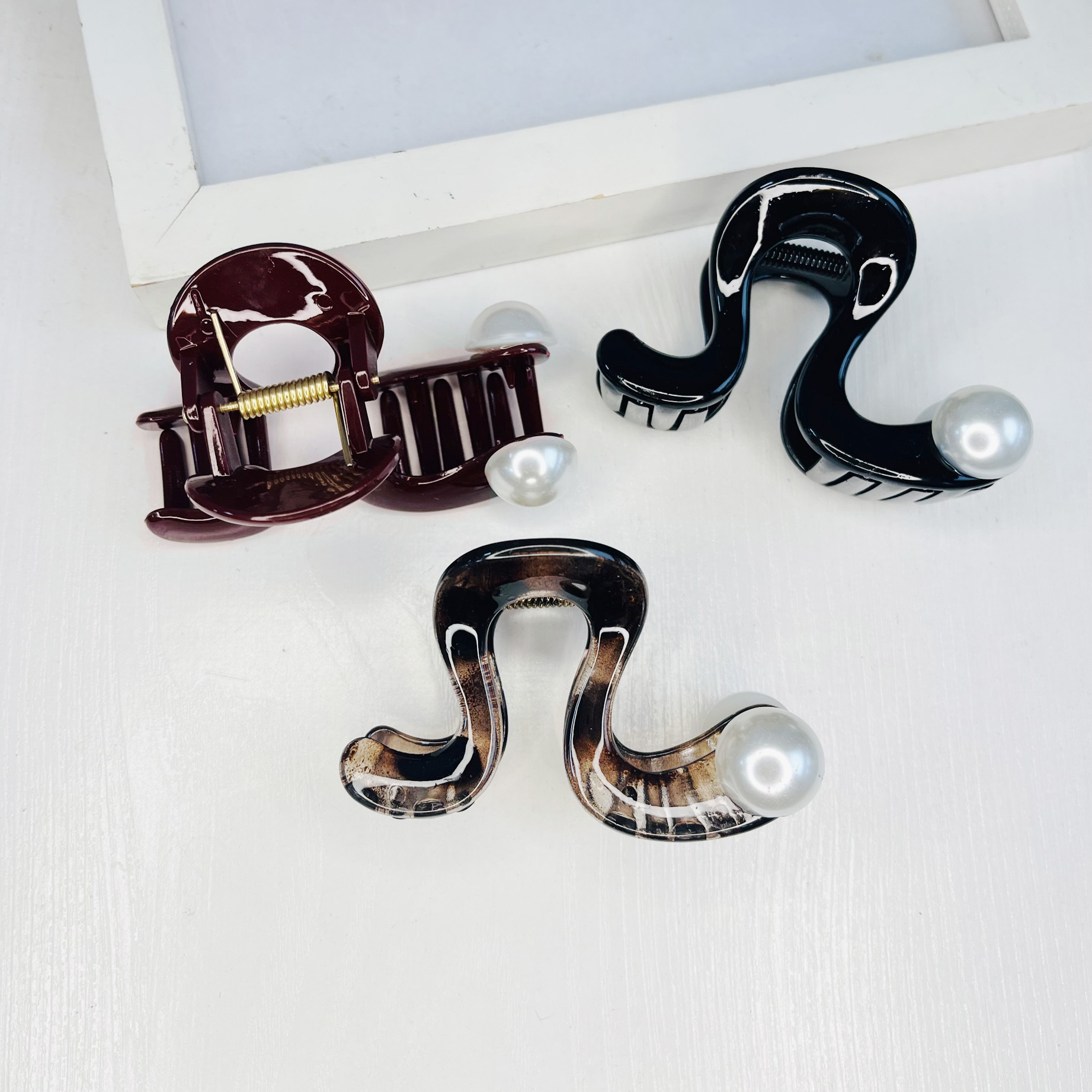 The 2025 National Trend series hairpins feature a niche design with geometric leopard print pearl hairpins, exuding a feminine and high-end charm. They are medium-sized semi-clip headwear pic 31