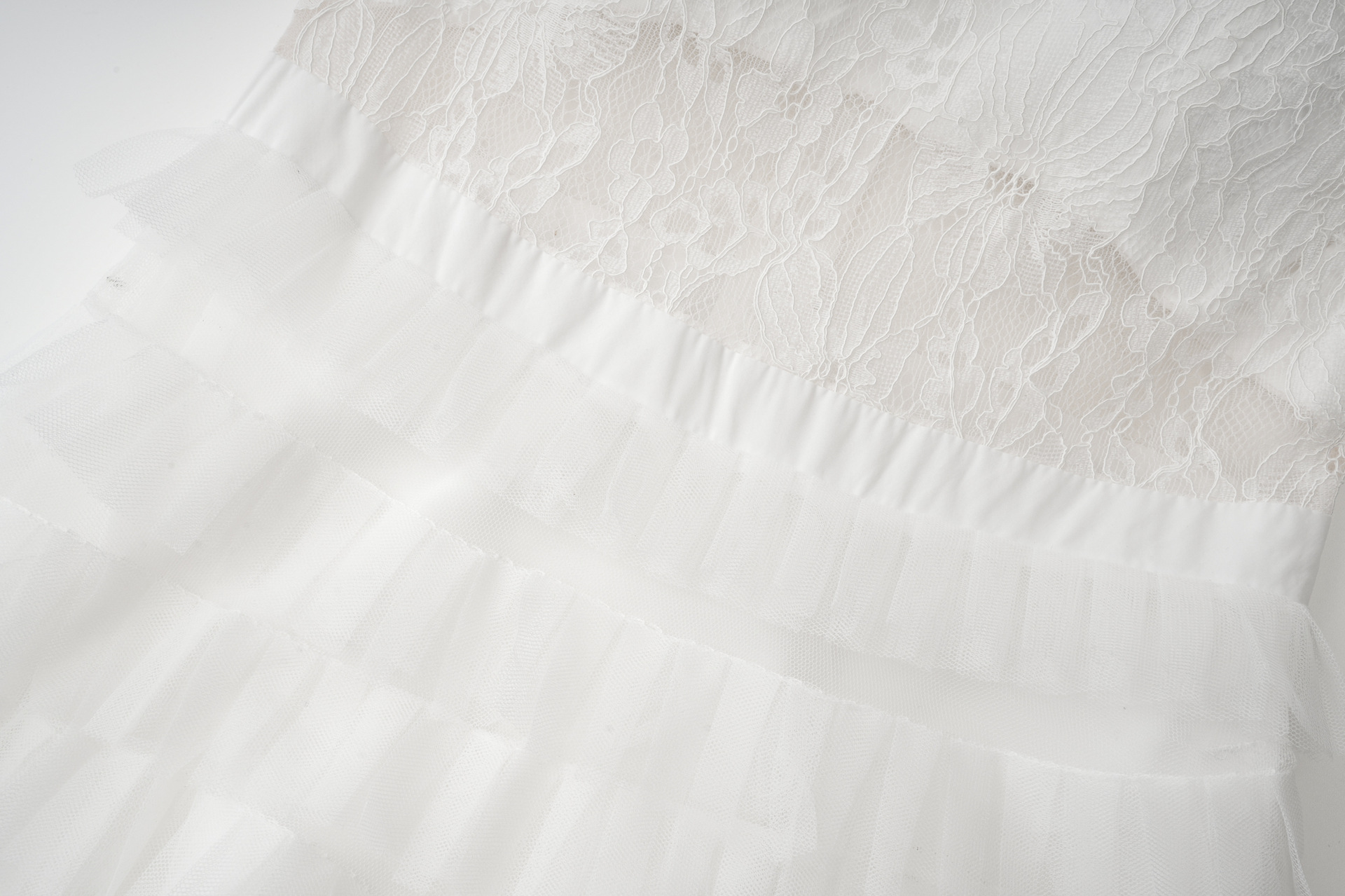 新品现货镂空蕾丝礼服裙 纯色气质优雅宴会连衣裙长袖跨境A字裙详情20