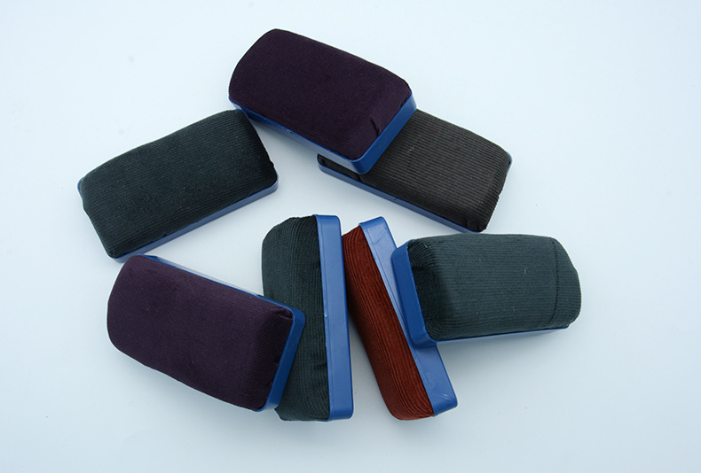 Qianhui whiteboard eraser Manufacturer directly supplies large and small velvet cloth magnetic plastic easy-to-erase chalk accessories, whiteboard eraser brushes pic 18