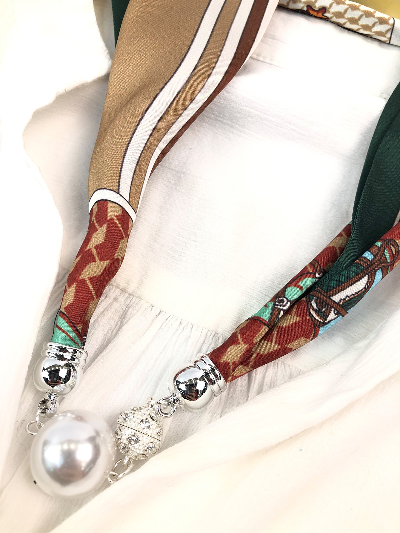 One-piece consignment cross-border exclusive summer fashionable and versatile silk pearl necklaces, silk scarves, buckles and scarves factory wholesale pic 25