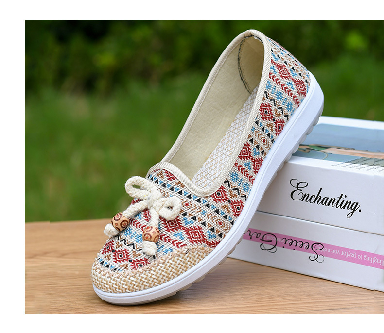 布鞋女春秋款单鞋软底中老年妈妈鞋休闲透气绣花鞋一件代发详情20