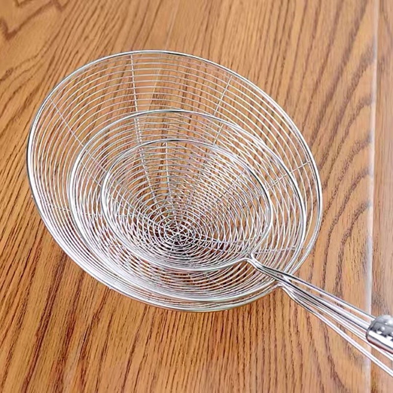 The manufacturer supplies stainless steel wire strainers, wire strainers, filter spoons, and deep-frying net spoons for wholesale at two yuan pic 4