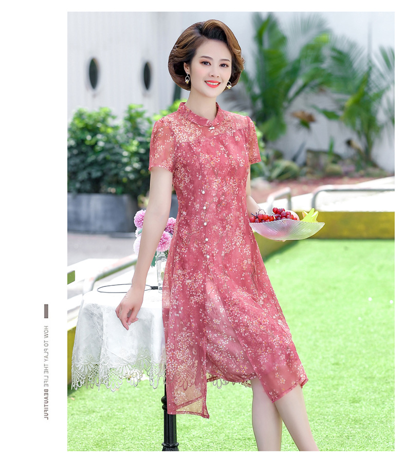 The 2022 new summer mom dress for middle-aged and elderly people aged 40 and 50 short-sleeved chiffon dress is elegant and stylish, making them look younger and slimmer pic 44
