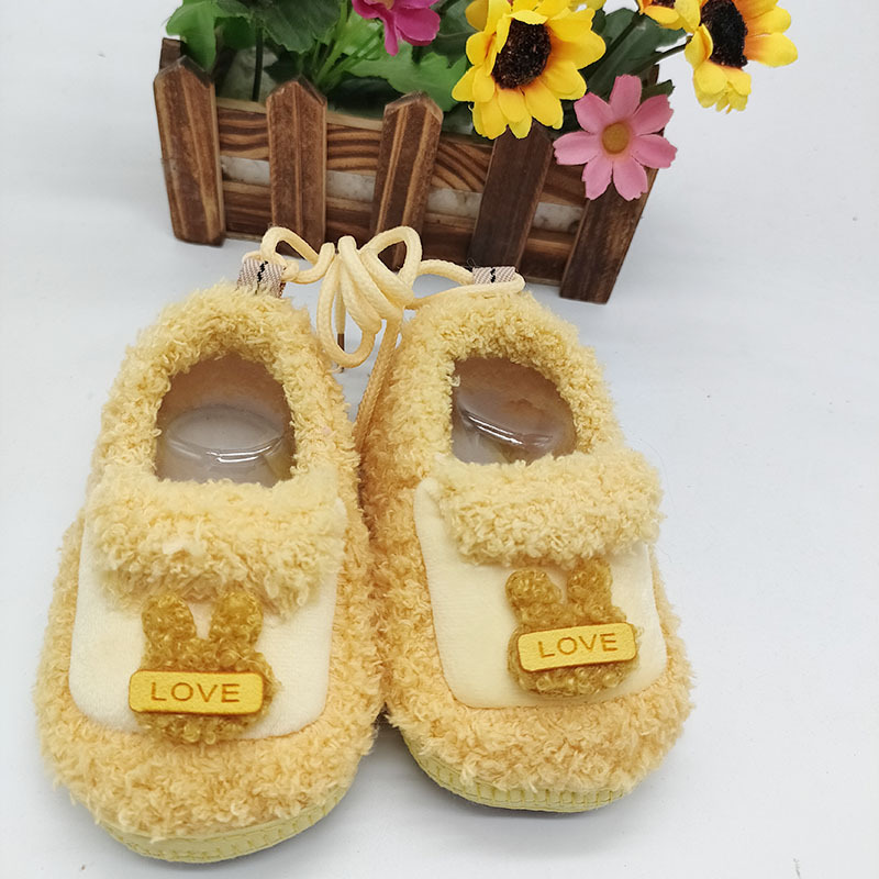 Baby shoes for 0-1 year old, soft-soled walking shoes for autumn and winter, cotton shoes for boys and girls aged 6-9 to 12 months, and shoes for newborns pic 4