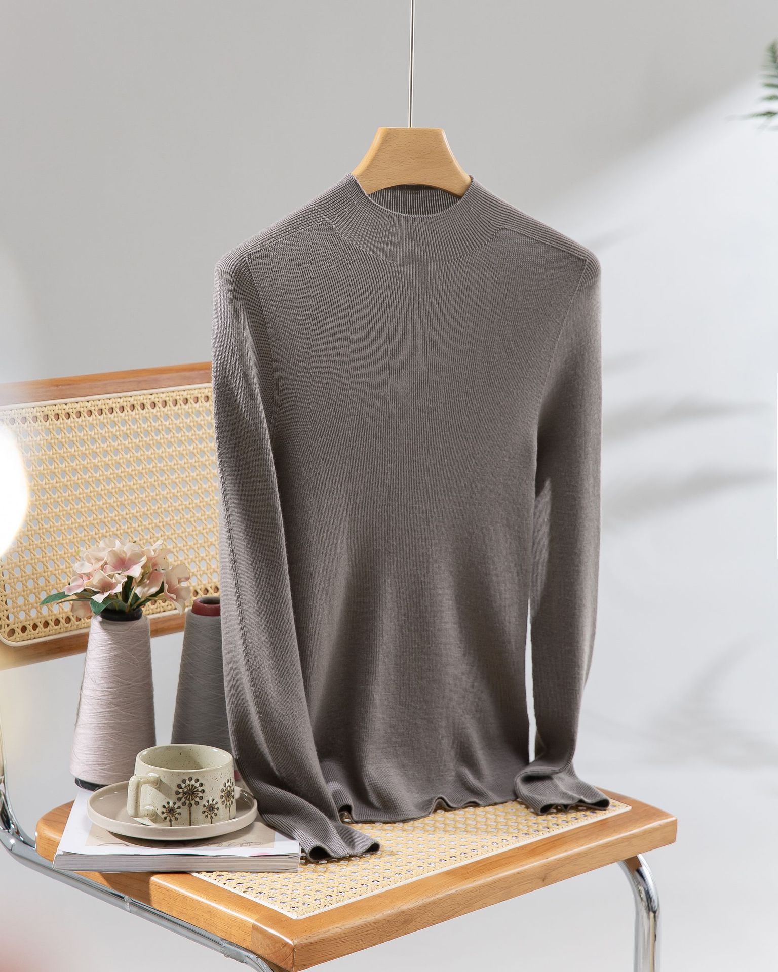 2024秋季新品精纺绵羊毛打底衫女士显瘦长袖针织衫岛精无缝半高领详情3