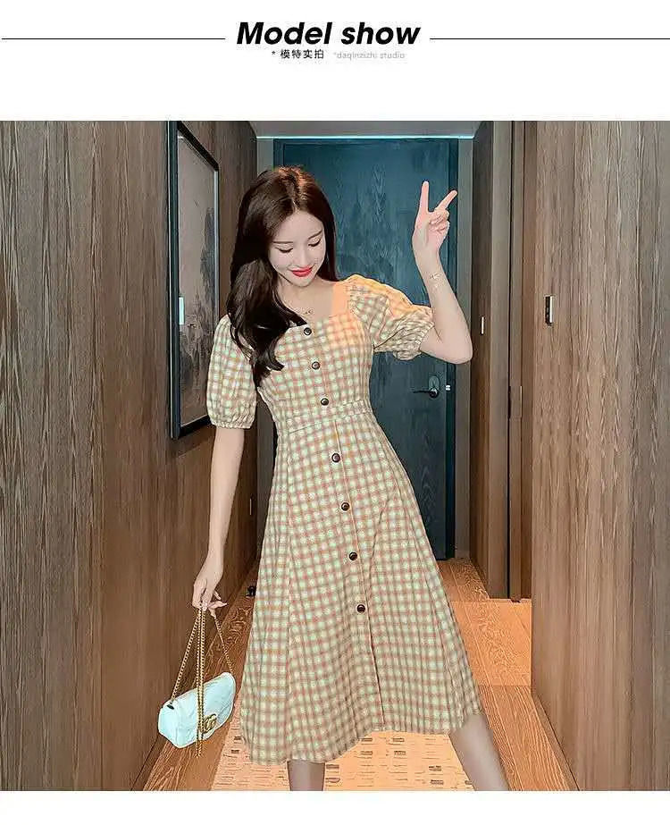 This 2022 summer new square-neck checkered puffed sleeve French retro knee-length dress is elegant, fashionable, waist-cinching and slimming pic 6