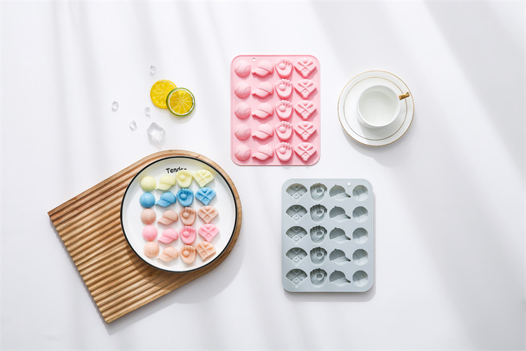 20 consecutive baseball team-themed silicone molds, ice cube grids, chocolate cake molds, wax bottle sugar molds in stock pic 8