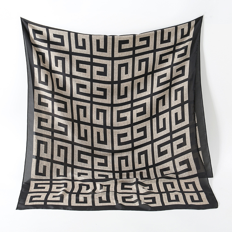 春季新款经典配色围巾 简约印花柔软丽锦缎空调房披肩女士详情6