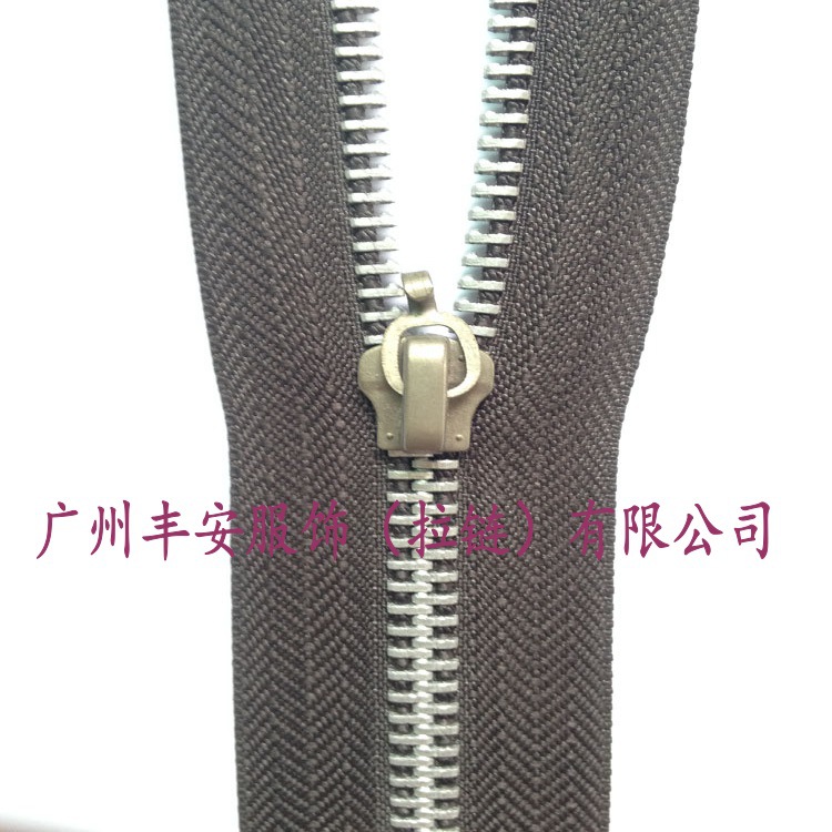 We recommend wholesale of 5# smooth metal zippers with black iron teeth pic 34