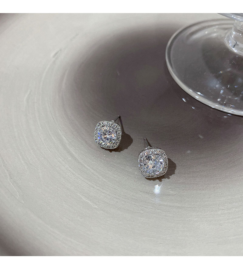 925银针微镶锆石轻奢超闪耳钉女高级感气质简约方形耳环耳饰批发详情8