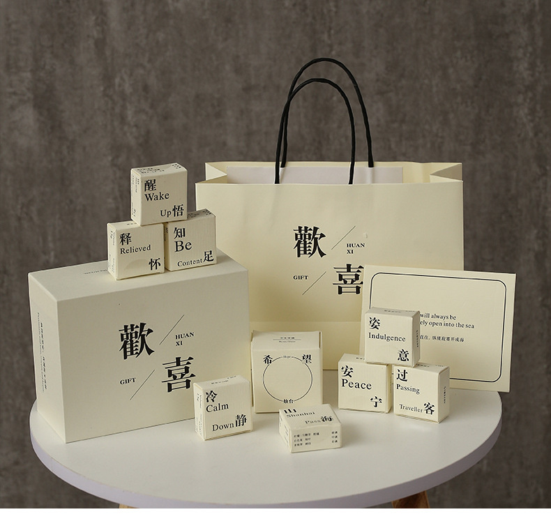 Z 香里藏诗 大豆蜡 香薰蜡烛礼盒 生日礼物 伴手礼 一件代发 批发详情1