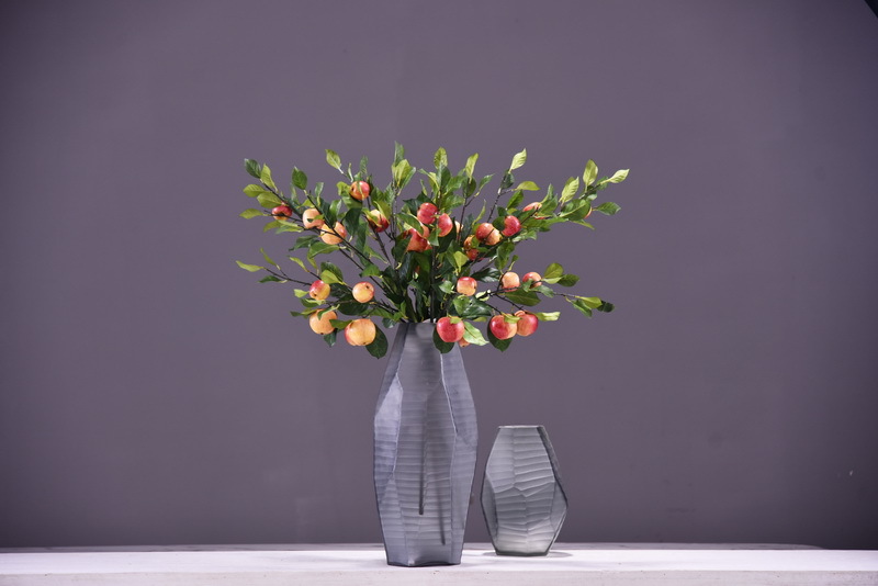 Dongli Flower Industry Factory offers wholesale of artificial apple branches, high-end artificial fruit and berry tables, wedding model room decorations, and photography props in stock pic 25