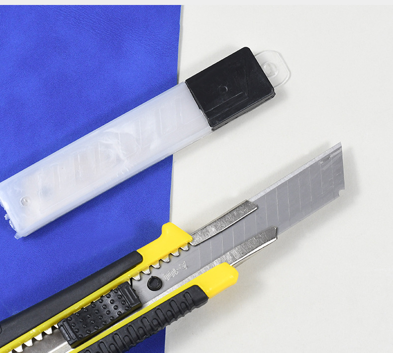 Weibo utility knife, thickened stainless steel material, rubber-coated cutting self-locking blade, large heavy-duty with blade pic 10