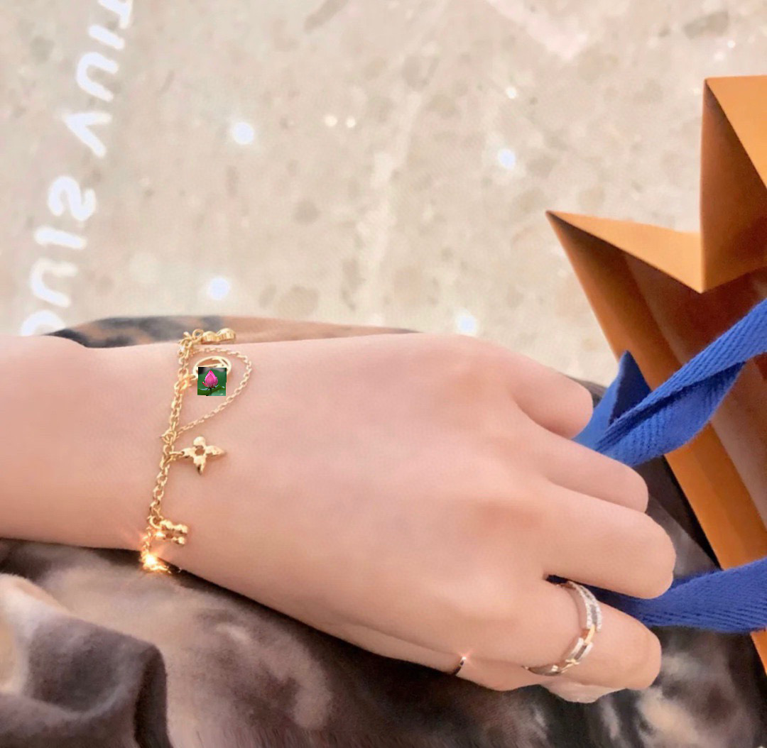 23新款多吊坠镂空女士复古吊坠花卉花朵手链详情8