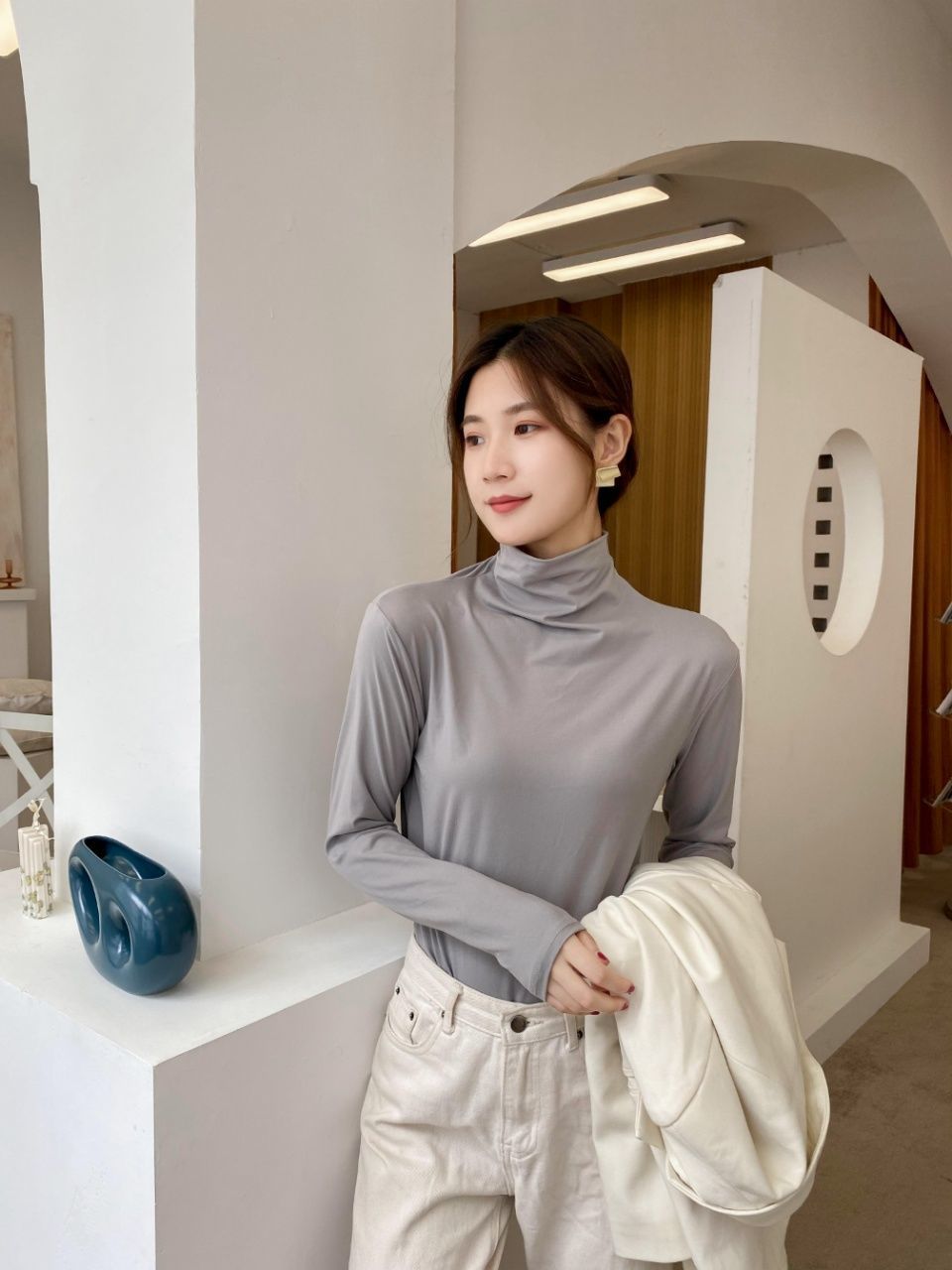 For autumn and winter, pair a semi-high-neck Korean-style mask base layer with a versatile, thick, stylish and slimming long-sleeved T-shirt for ladies pic 20