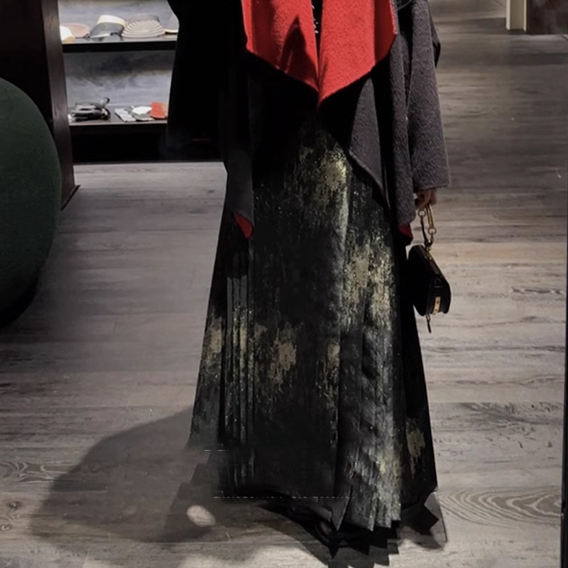 In-stock [Drunken Qiongfang] New Chinese-style gilded horse Face dress for Autumn and Winter, retro high-waisted half-body style pic 21