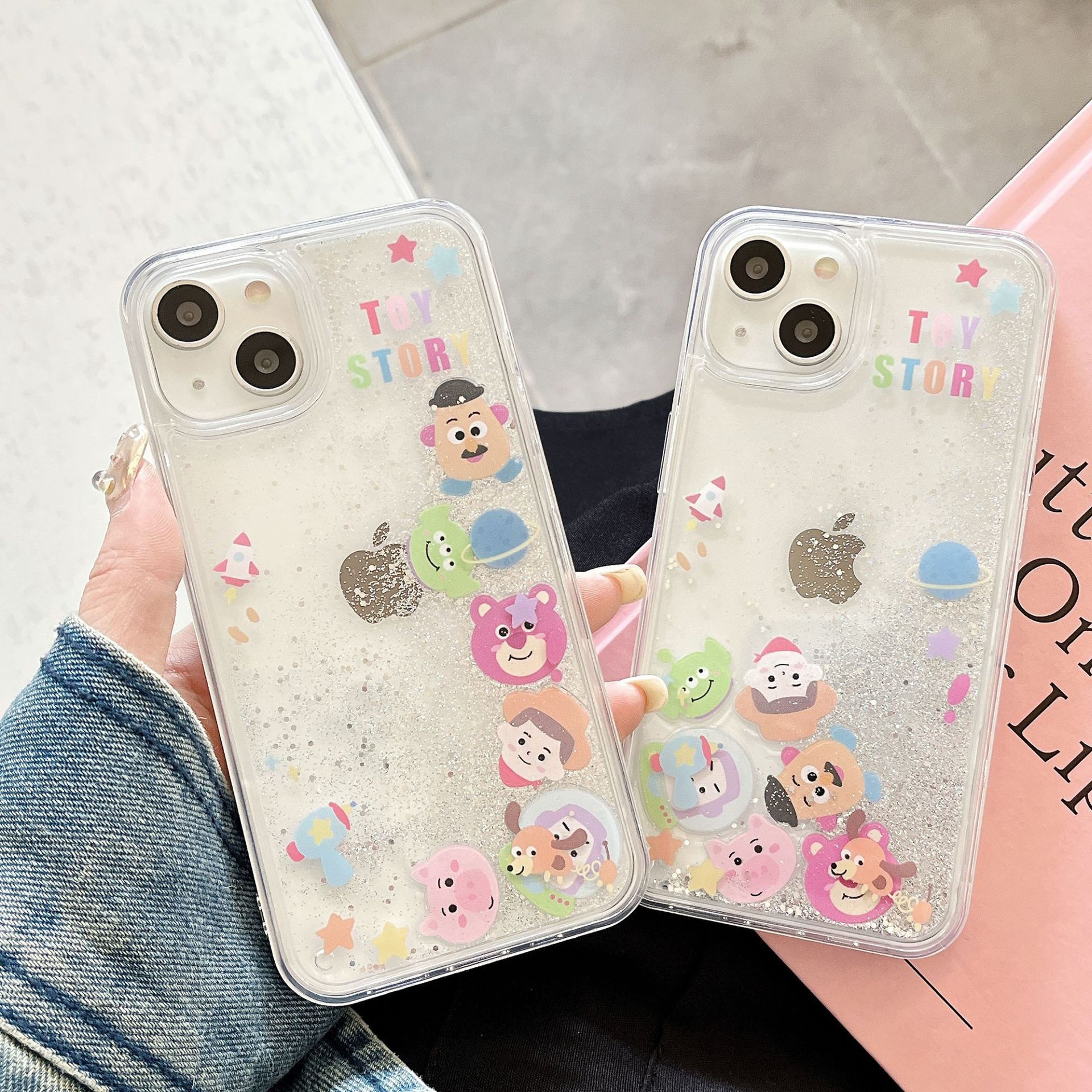 The popular cartoon is cute and fun, suitable for iPhone14pro max and iPhone 15. The phone case is 13/12 transparent with flowing sand pic 14