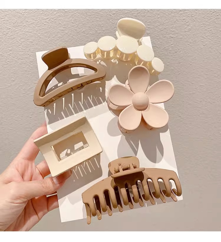 French elegant headwear for autumn and winter, including plush updo hair clips, large shark clips, hair clips and high-end hairpins wholesale pic 53