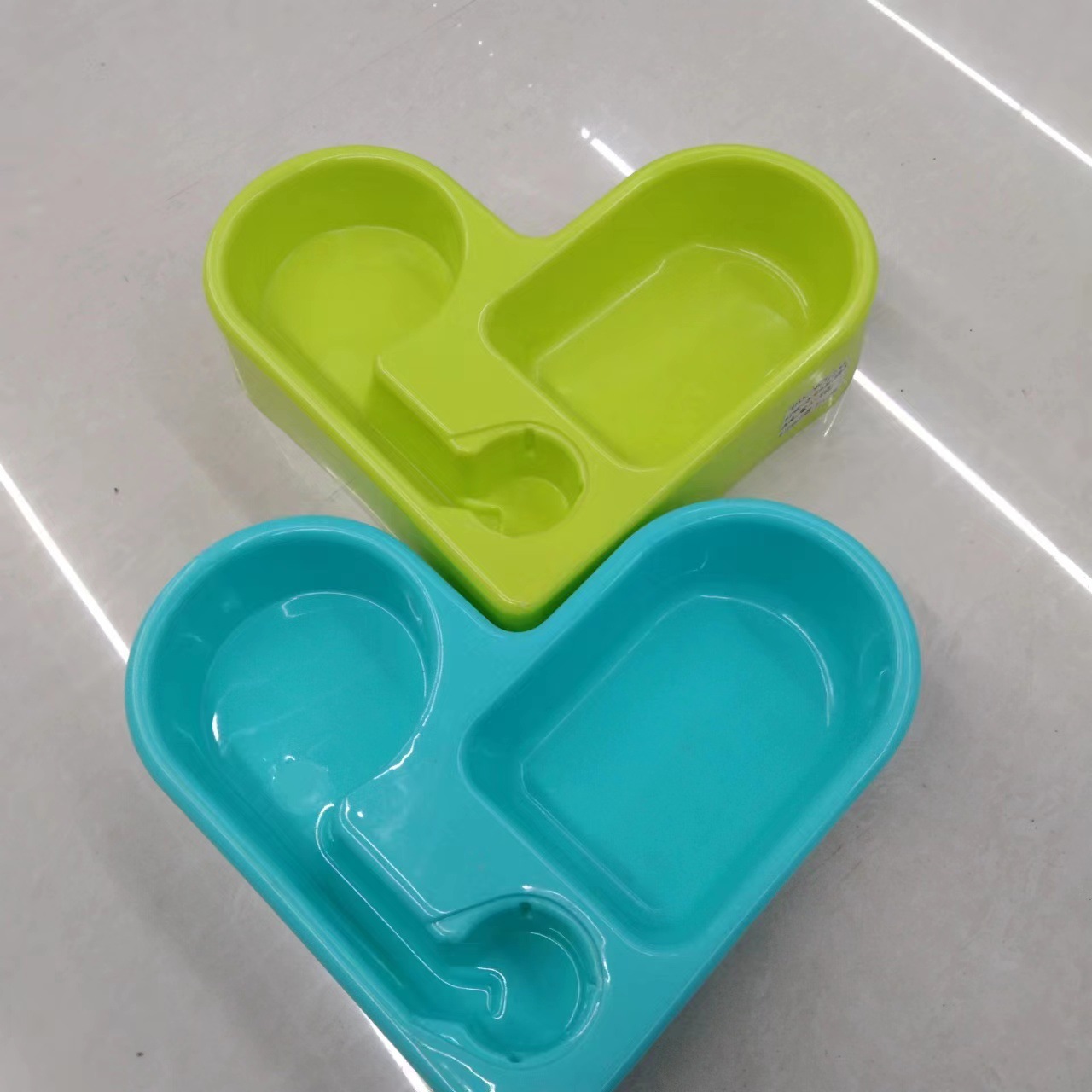 Pet feeder, creative corner automatic water dispenser, multi-functional dual-purpose pet feeding bowl, colorful heart-shaped food utensils pic 1