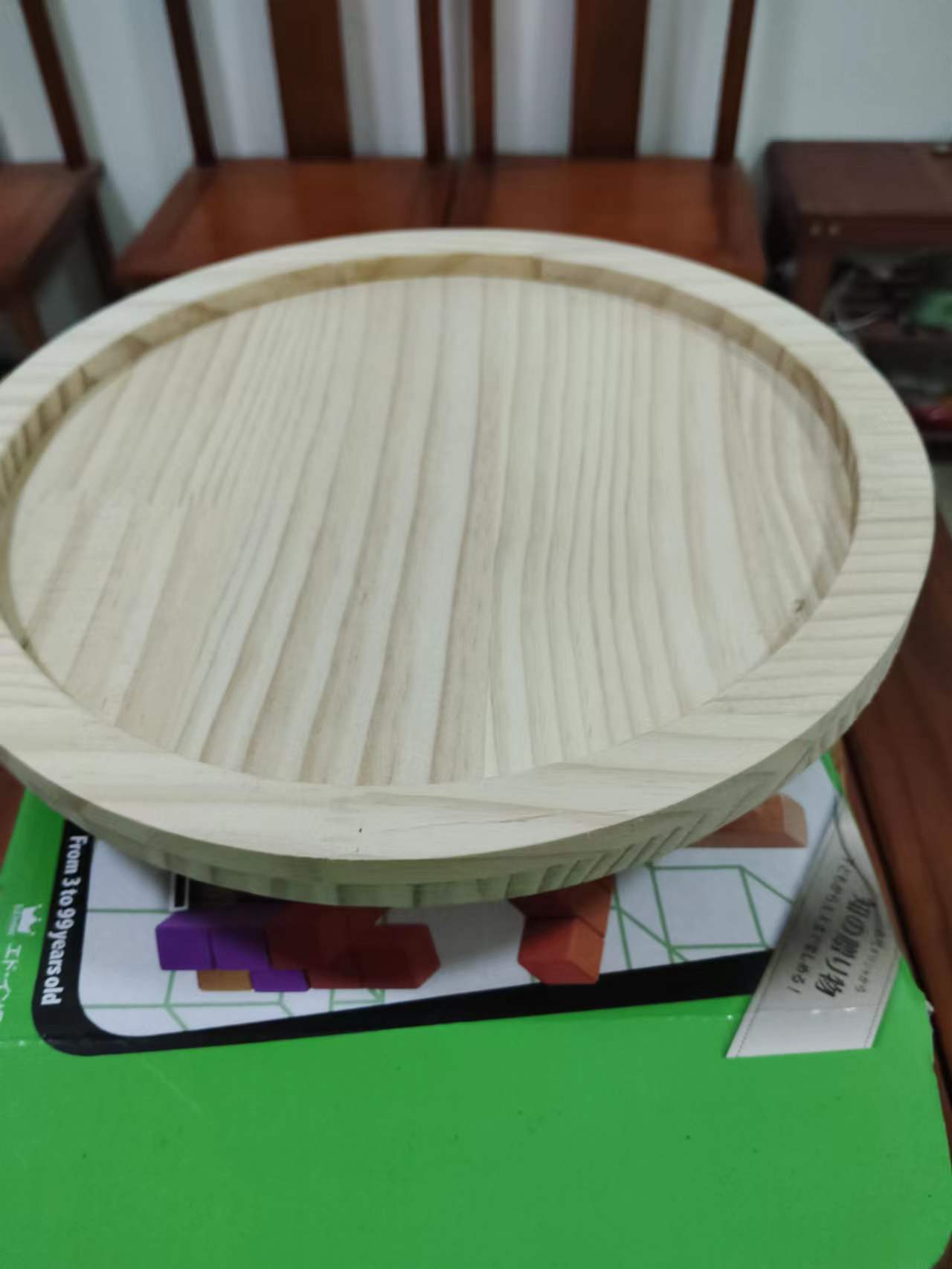 The wooden sofa armrest tray is a foldable sofa disc pic 2