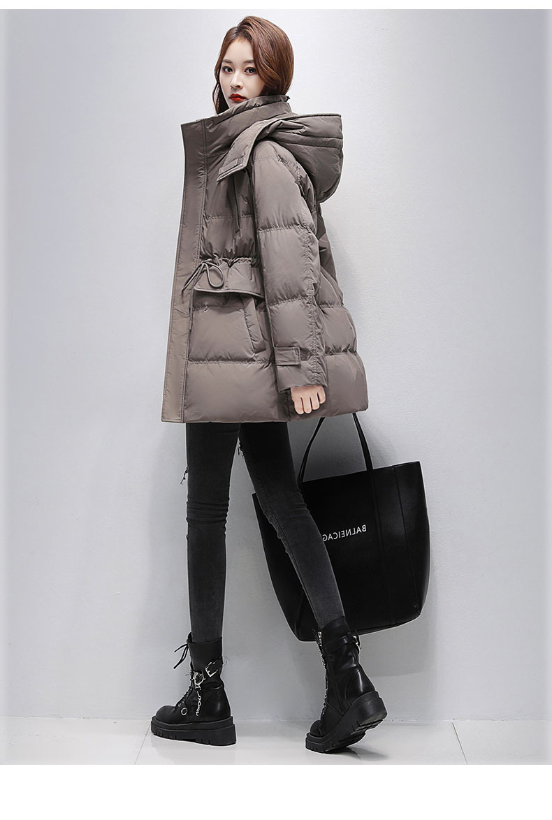 The new design of the down cotton-padded jacket for women in the autumn and winter of 2022, featuring a unique style and thickened Korean-style cotton-padded jacket pic 4