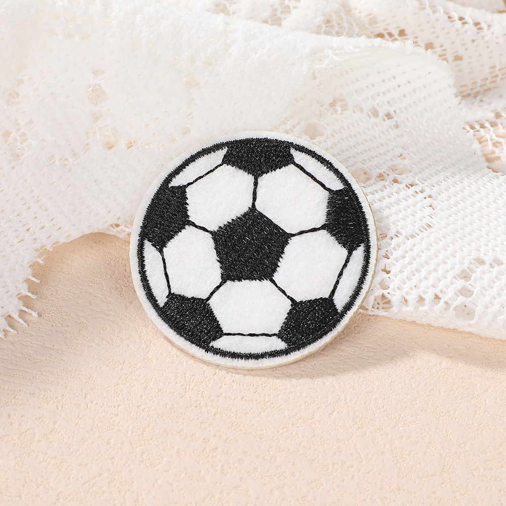 现代卡通刺绣外套T恤羽绒服胸贴包包装饰布贴衣服辅料童装补丁详情14