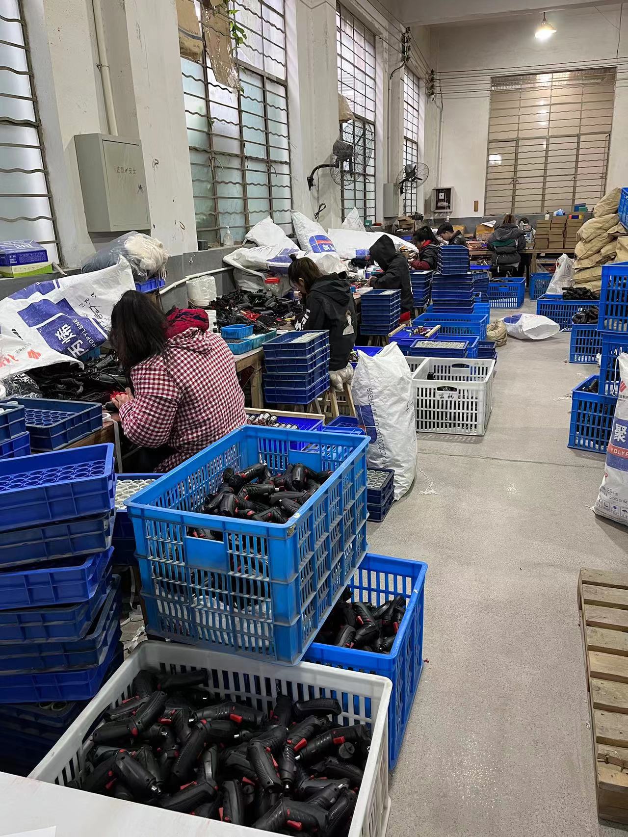 Wholesale of household small multi-functional electric drills, rechargeable folding power tools, electric screwdrivers, electric screwdrivers and screwdrivers pic 1