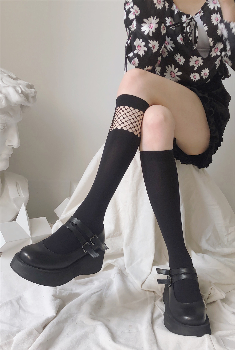 Autumn new collection: One-piece formed spliced net socks, calf socks, cool jk dark style, ins black mid-calf socks pic 7
