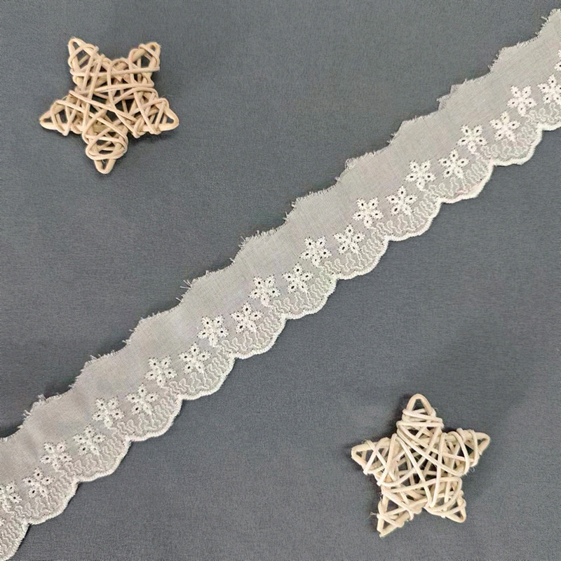 Wholesale of cotton embroidered lace, hollowed-out lace, embroidered skirt hem, clothing accessories, milk silk, perforated, barcode 2.5 pic 130