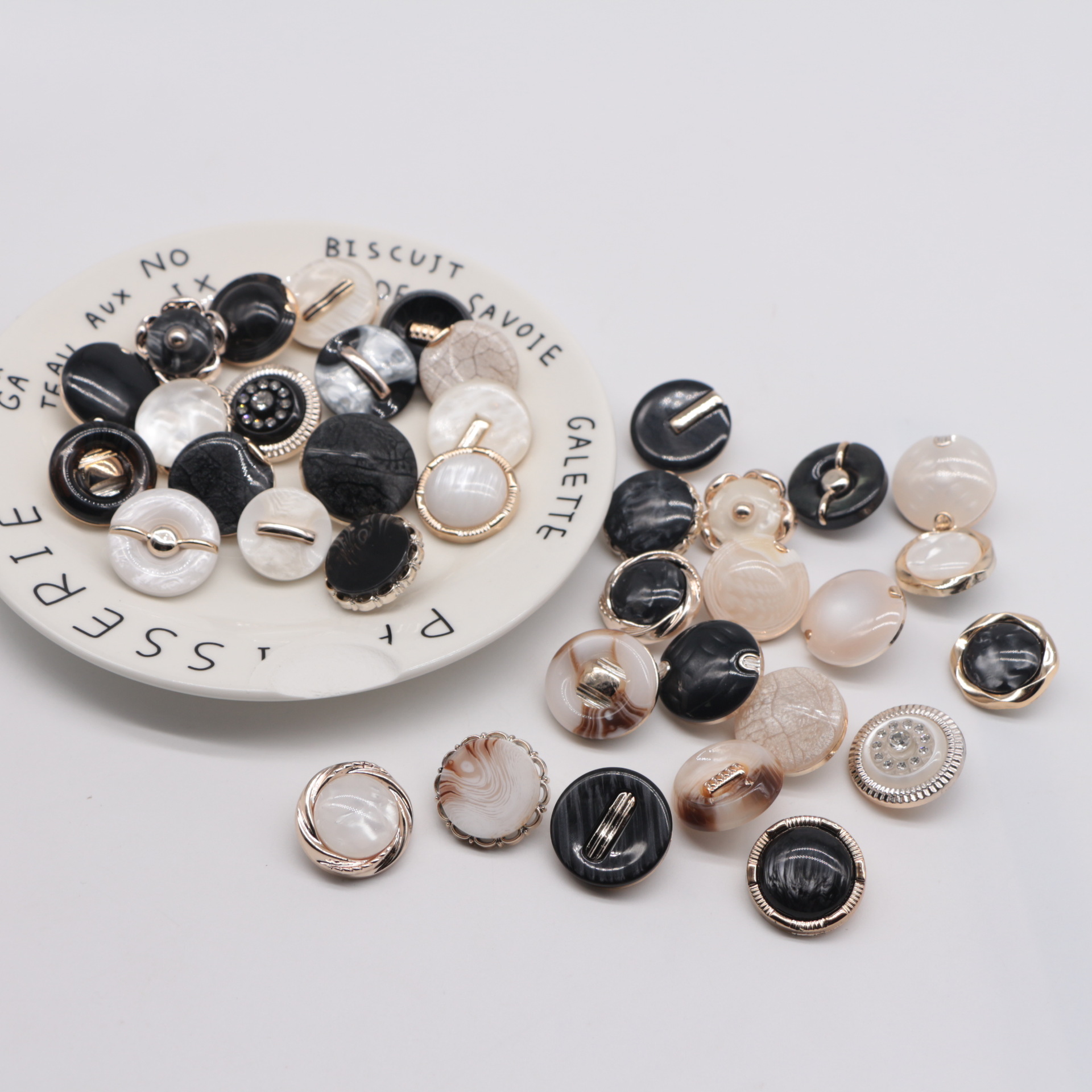 塑料电镀沙金树脂花纹时装新款不规则高脚风衣西装装饰详情2