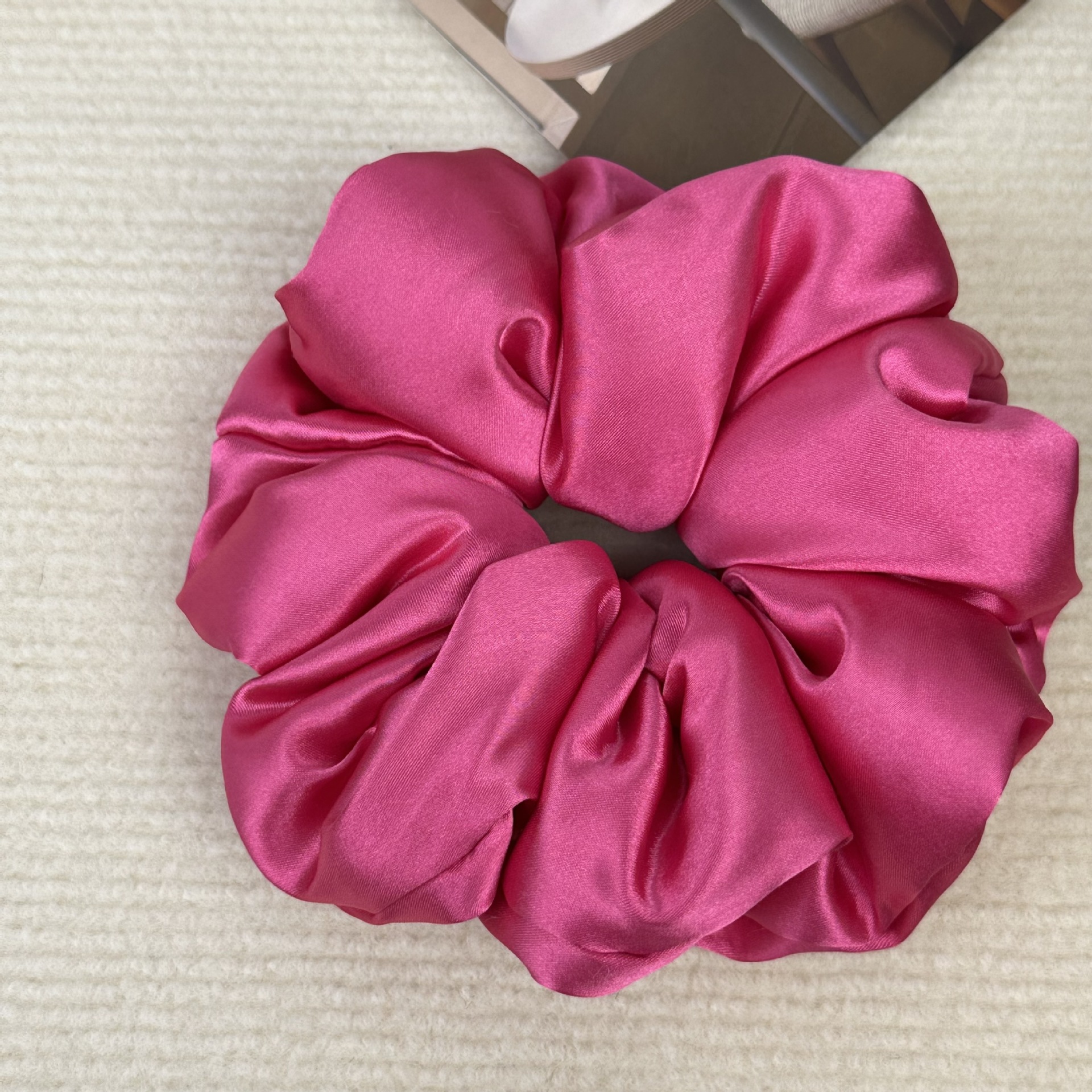 法式慵懒风缎面枕头大肠发圈高级感复古大号纯色布艺褶皱发圈发饰详情7