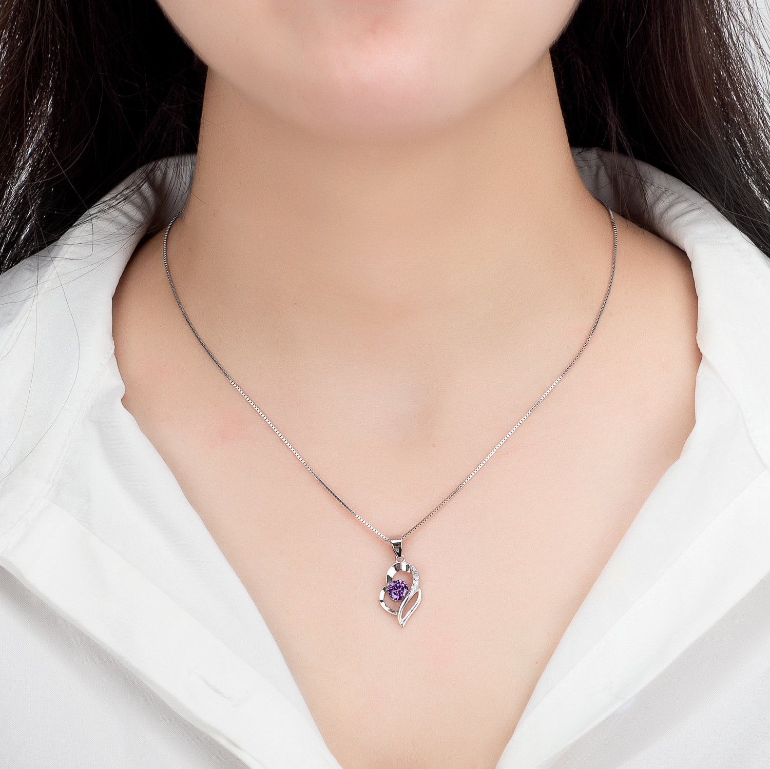 A high-quality imitation D-color moissanite four-leaf clover female pendant with eight hearts and eight arrows from a live-streaming product by a popular influencer on Kuaishou and Douyin pic 82
