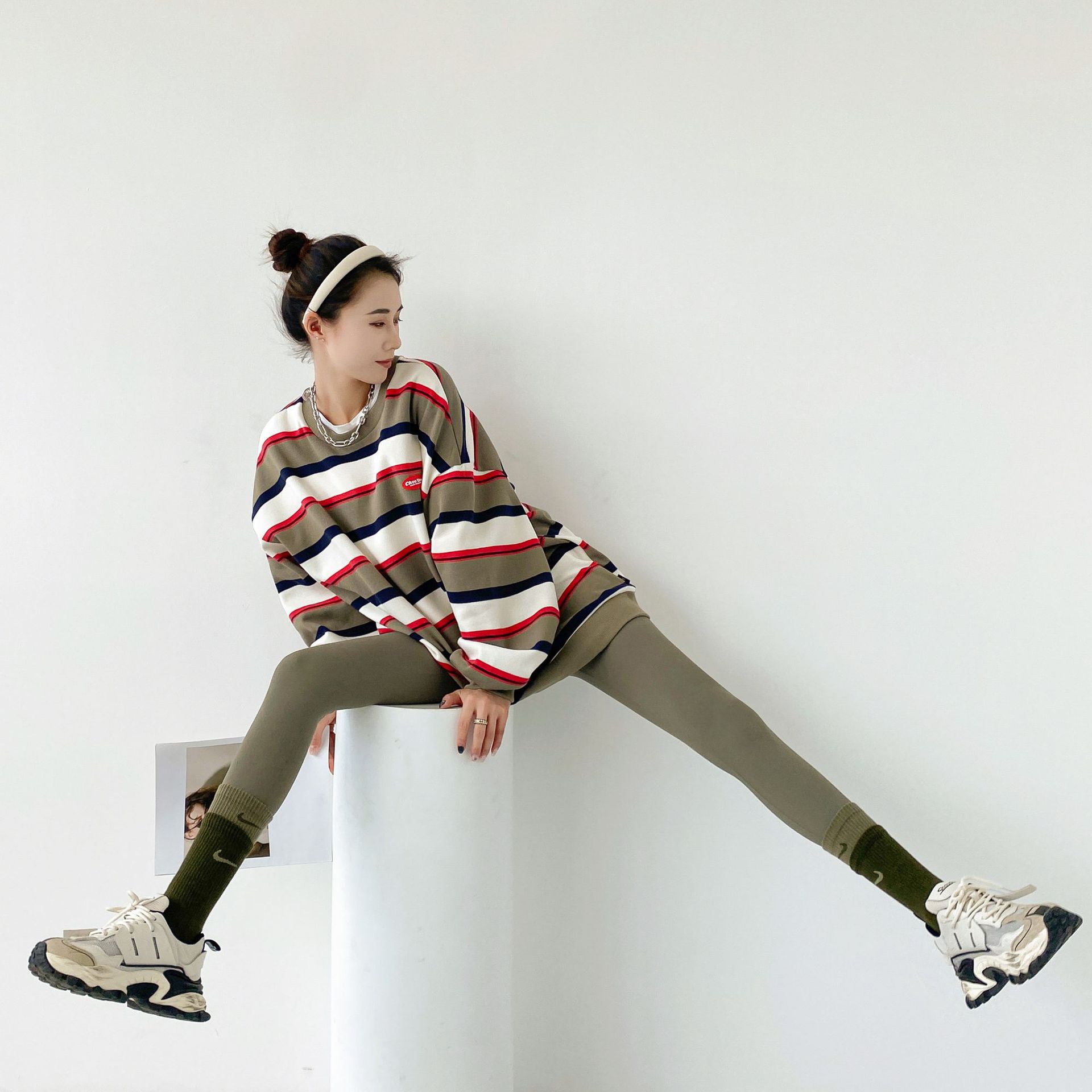 Wholesale of 2023 Spring and autumn tight-fitting high-waisted leggings, water-sparkling Barbie pants, a must-have for lifting buttocks, 9-inch pants, a one-piece replacement for women pic 23