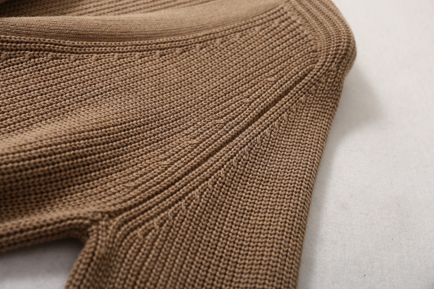 Sweater cardigan autumn and Winter new collection: Knitted silk and cashmere blend cardigan, elegant commuting loose thick knitted sweater for women pic 5