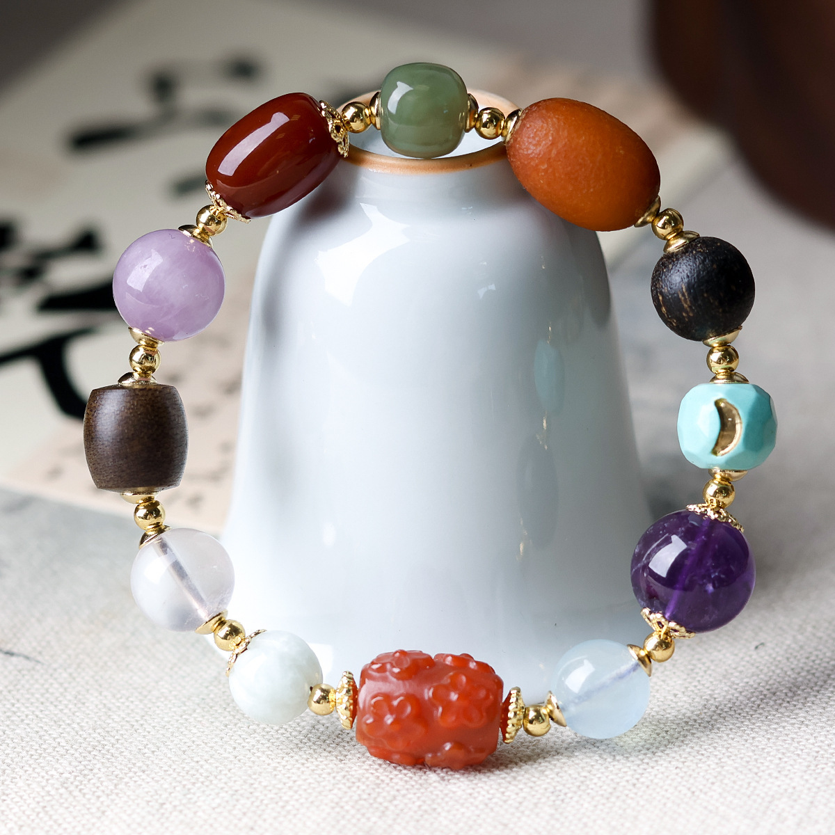 Wholesale of natural white crystal purple lithium bracelets, beeswax cakes, red agate gourds, cultural and artistic bracelets, and new Chinese-style jewelry pic 12