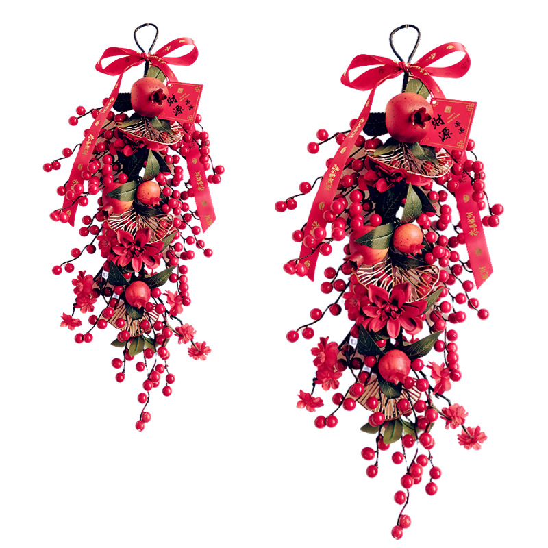 When moving into a new home, decorate with simulated pomegranates, celebrate the New Year, hang the main entrance, and decorate the living room for the New Year pic 10