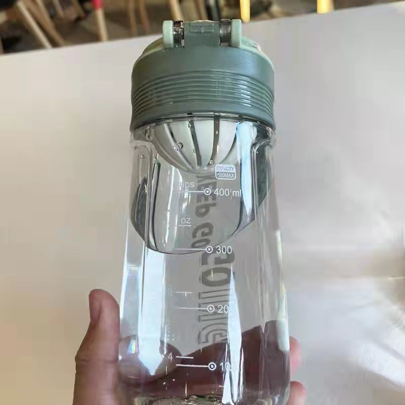 欣贝迪运动健身大容量弹跳盖塑料吸管杯男女学生便携防漏防摔夏季手提带刻度水壶500ML详情10