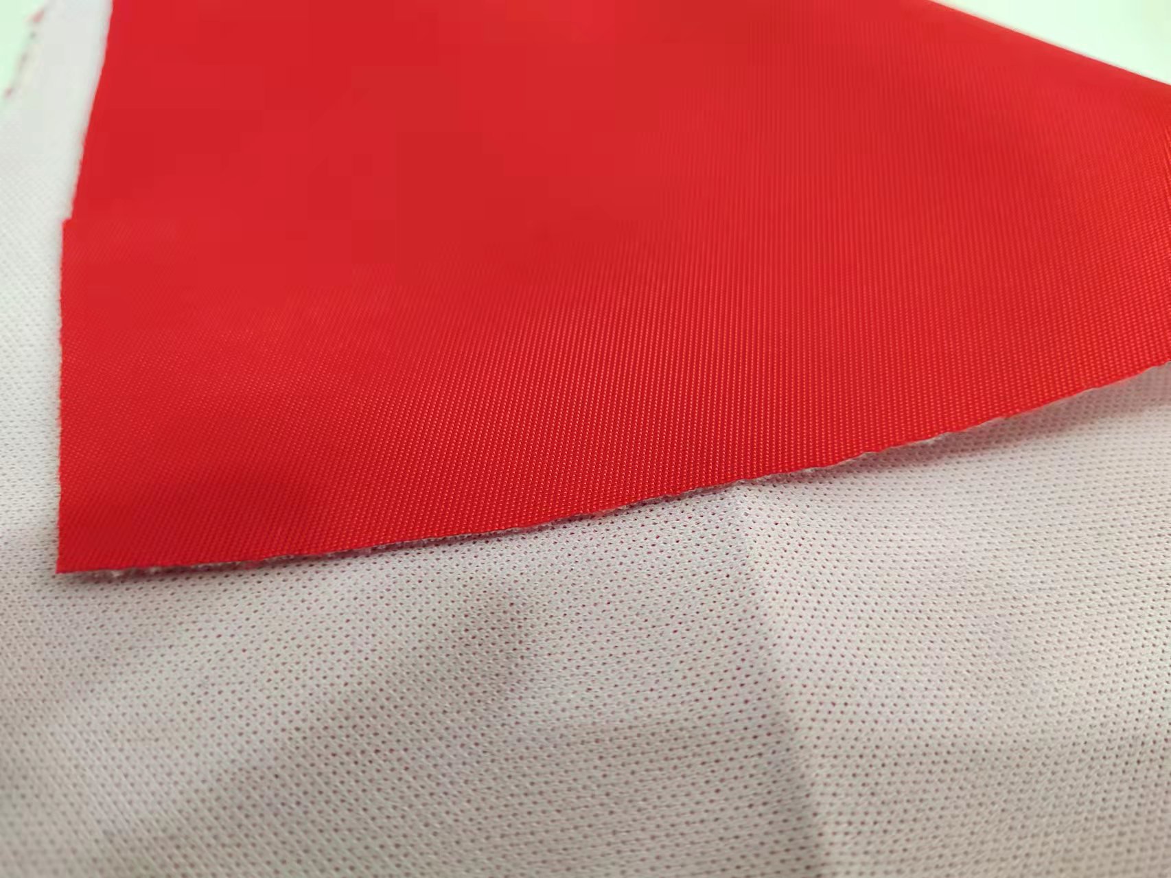 The manufacturer has 290D twill composite waterproof cushion fabric and bag fabric in stock, all made of polyester pic 25