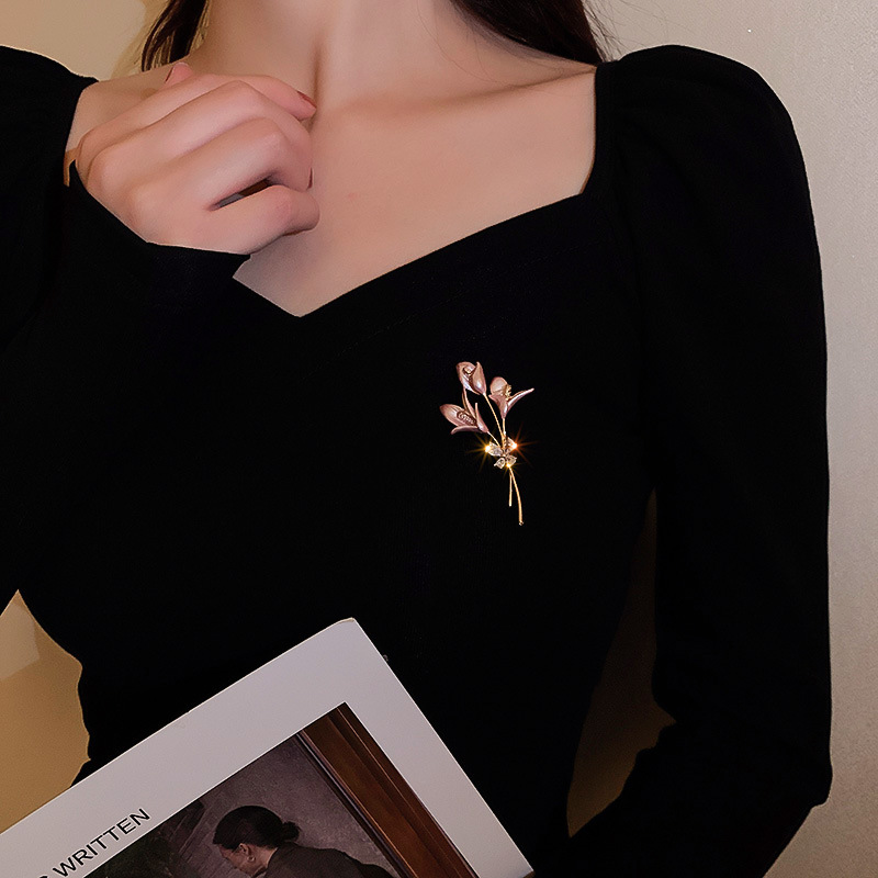 韩国东大门蝴蝶花胸针复古文艺范古风衣饰网红气质设计感衣服配饰详情5