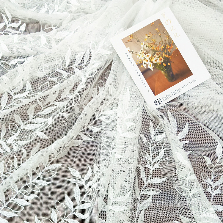Factory direct sales of lace, polyester mesh, water-soluble lace, double-sided lace, leaf hollowed-out clothing accessories, embroidery lace pic 4