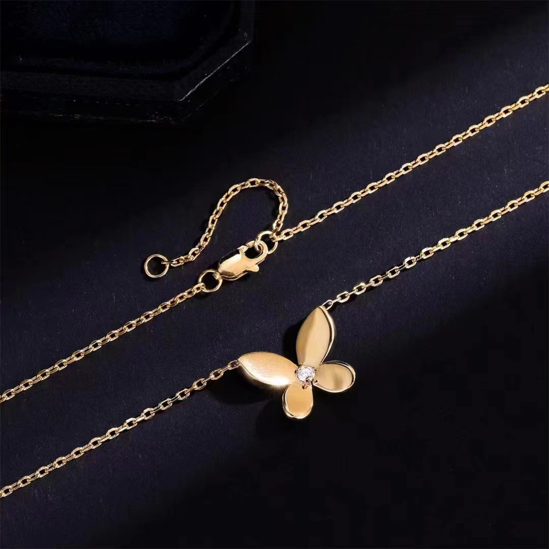 V金高版本莫桑石幻影蝴蝶项链女18K玫瑰金缱绻光面蝴蝶个性锁骨链详情4