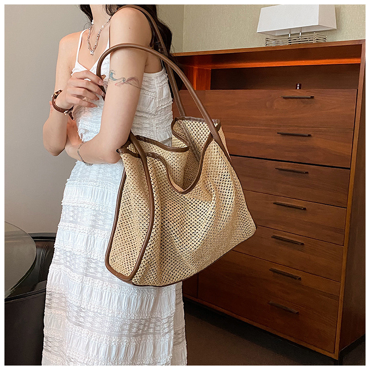 今年流行大容量草编包包女2023新款时尚通勤单肩包夏天编织水桶包详情26