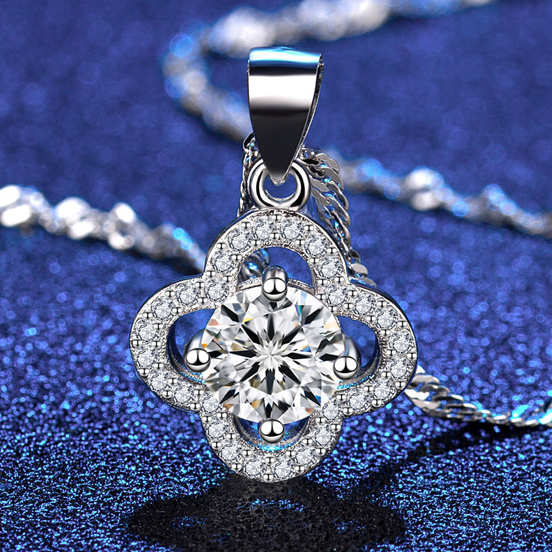 A high-quality imitation D-color moissanite four-leaf clover female pendant with eight hearts and eight arrows from a live-streaming product by a popular influencer on Kuaishou and Douyin pic 21
