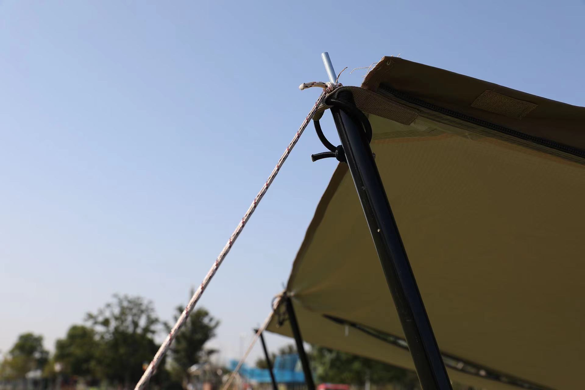 Outdoor camping and barbecue ridge tent, two-bedroom, one-living-room moisture-proof automatic tent, mountain climbing and camping, family play tent pic 12