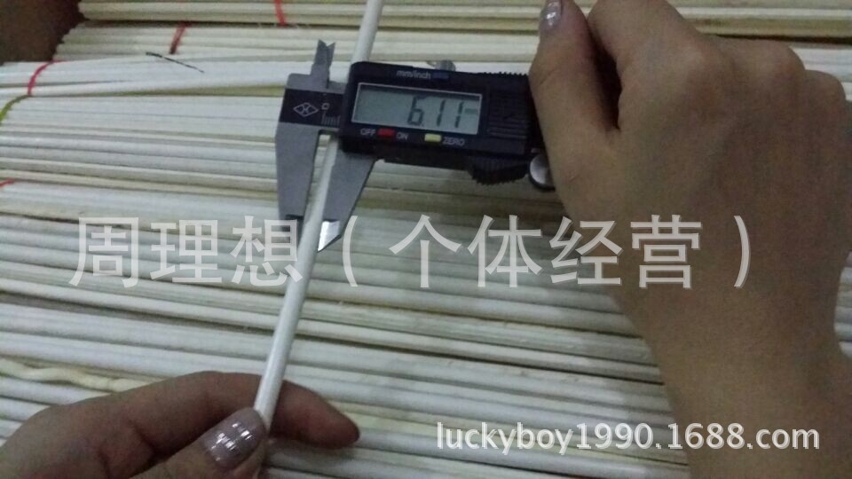 Wholesale from the manufacturer, we select high-quality 6.0-6.4 feather poles for DIY floating material fishing gear, peacock feather poles pic 6