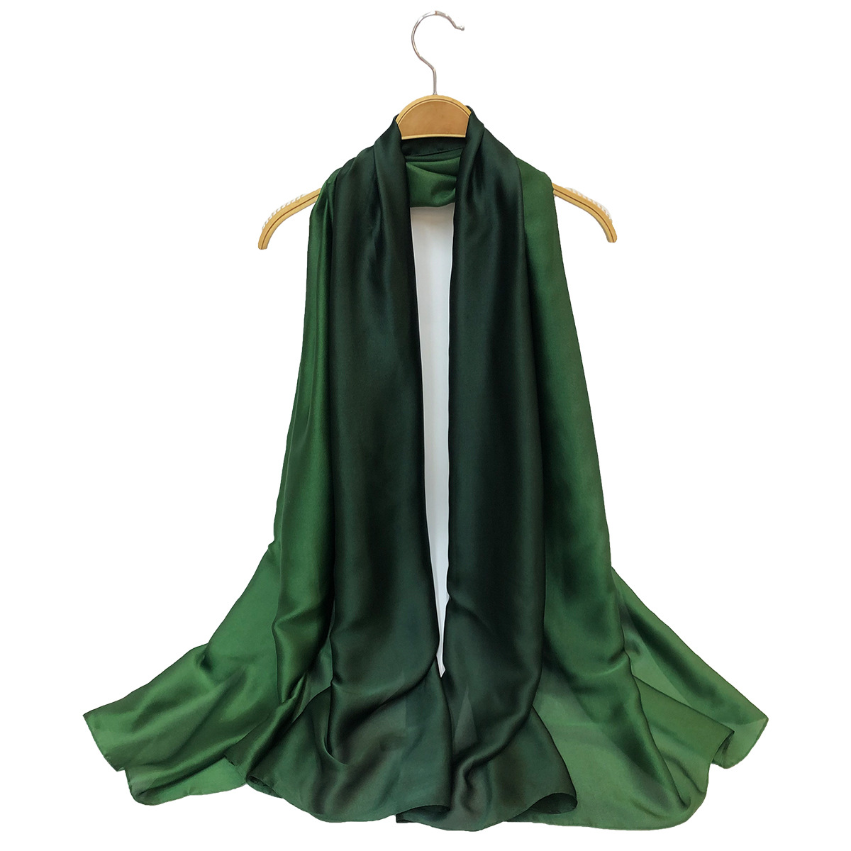 新款欧美出口高级 时尚百搭仿真丝缎面渐变色围巾披肩 工厂批发详情4