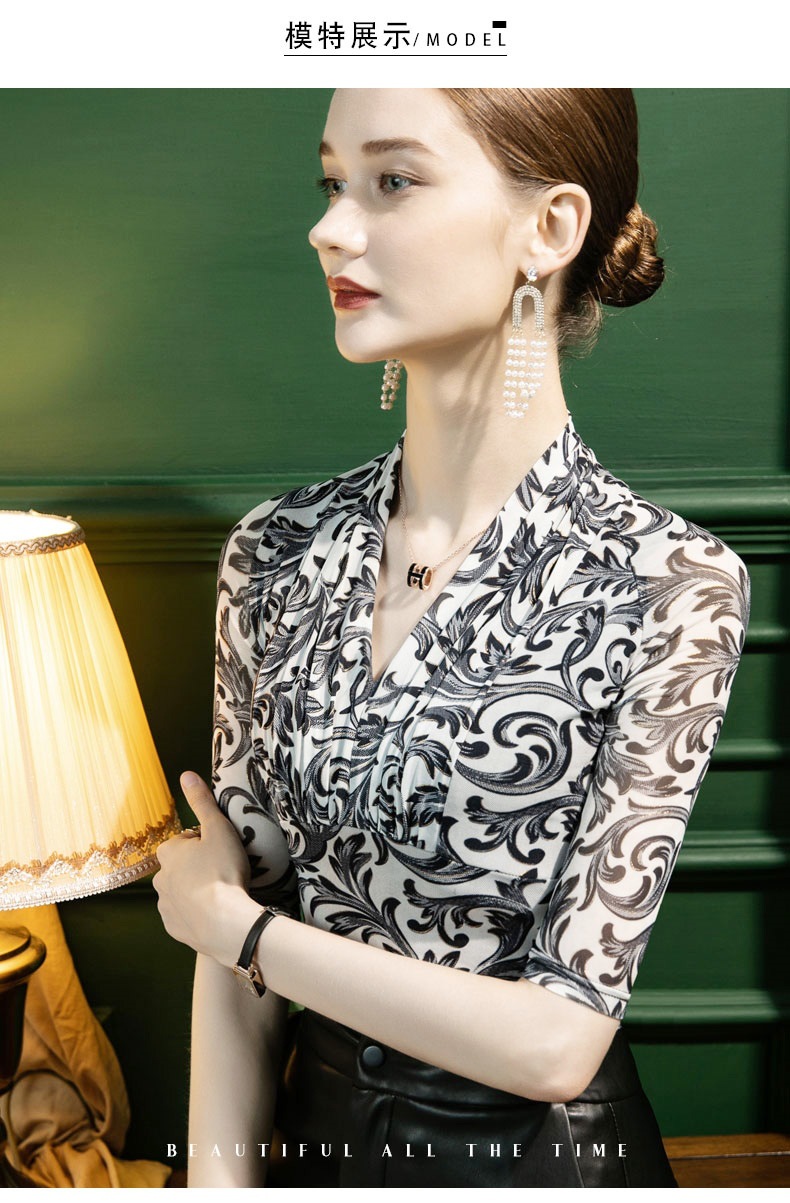 夏季V领烫金网纱T恤女五分袖修身淑女印花2022早秋新款中袖打底衫详情5