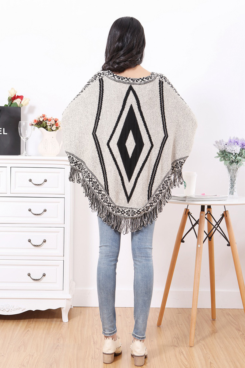 秋冬新款流苏套头披肩蝙蝠袖园领毛衣针织衫斗篷外套详情3